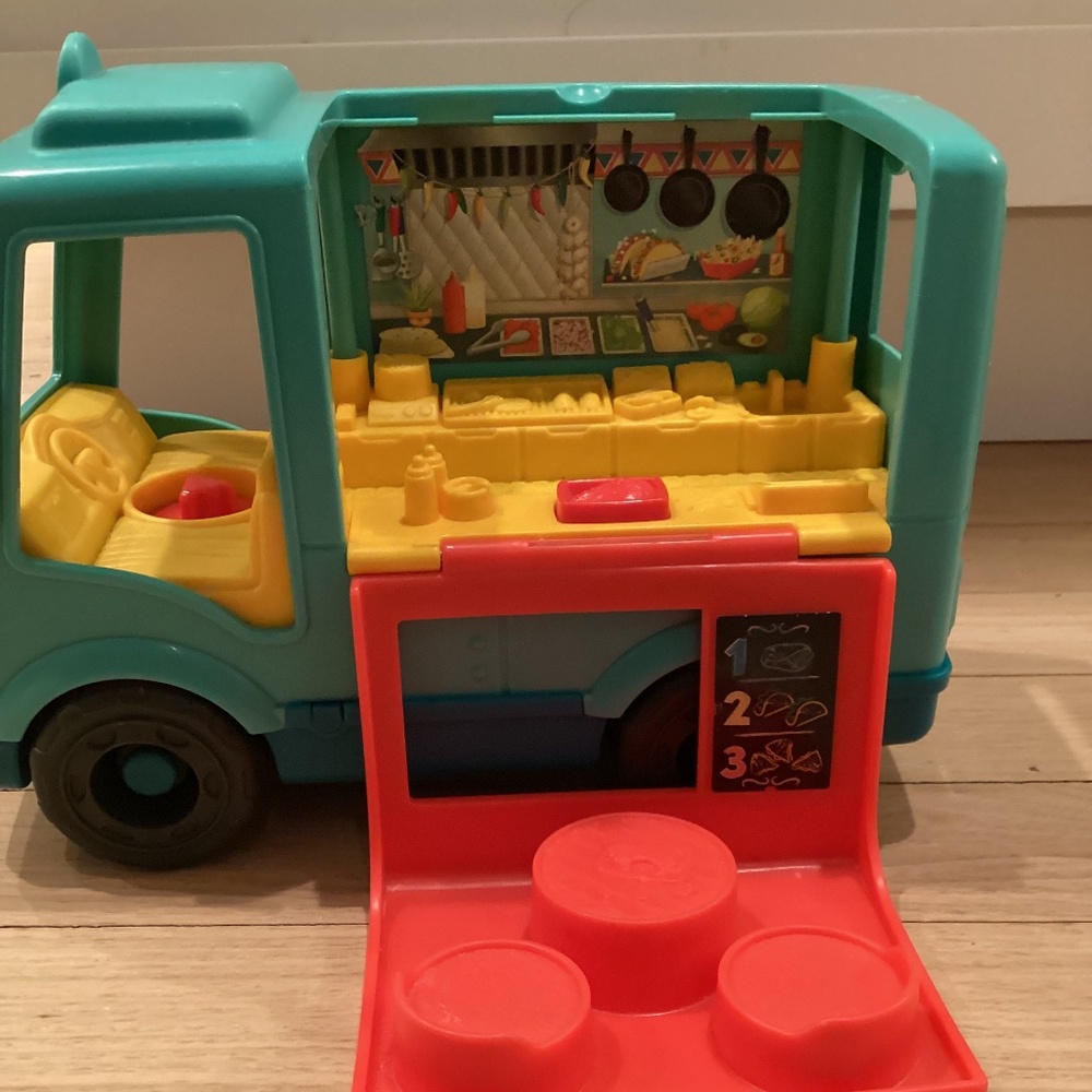 Fisher Price Little People Serve It Up Musical Truck play set
